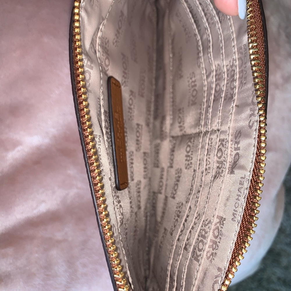 Michael Kors wristlet - Picture 4 of 5